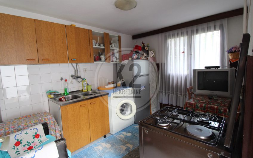 Kuća: Zagreb (Savica), prizemnica, 98.00 m2 DVA STANA (prodaja)